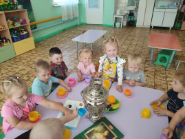 Сегодня у ребята разновозрастной группы было "Чаепитие" Сегодня у ребята разновозрастной группы было "Чаепитие".